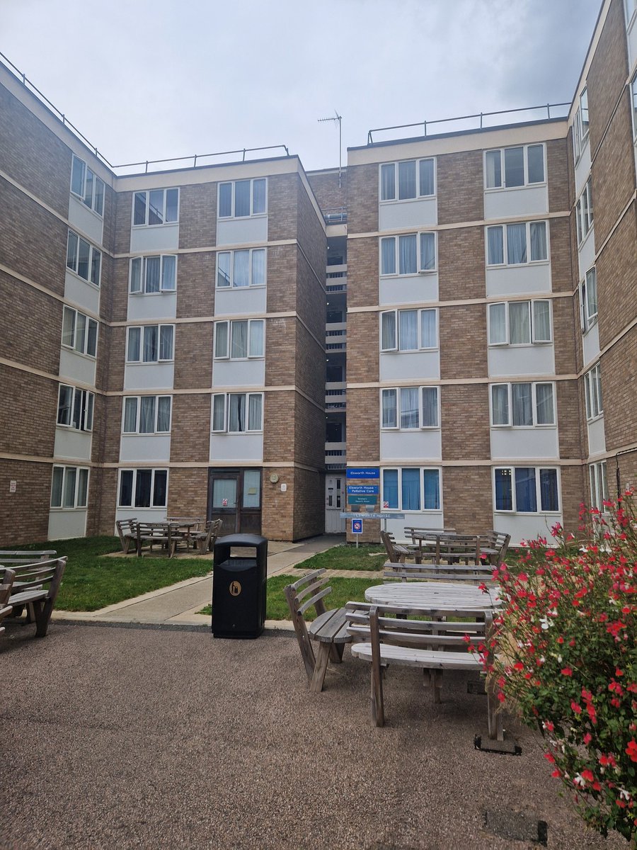 ehamilton192's tweet photo. In Sep 2002 as a NQN, I left Glasgow and moved into hospital accommodation and started my nursing career at @addenbrookes in  Cambridge. Yesterday, I returned for the first time in 20 years and caught up with Kate, who with others welcomed me to the team #goodmemories #Nostalgia https://t.co/e3Makd7o5w
