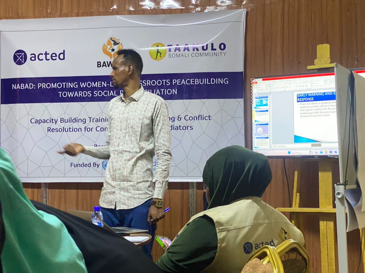 BawedaCso's tweet photo. 🌟 @BawedaCso, in collaboration with @Acted and @TaakuloSomali, conducted a capacity-building training for community peace mediators under the NABAD project, funded by the UNPBF. 🕊️ #Peacebuilding #CommunityMediators https://t.co/mUa88qwgPa