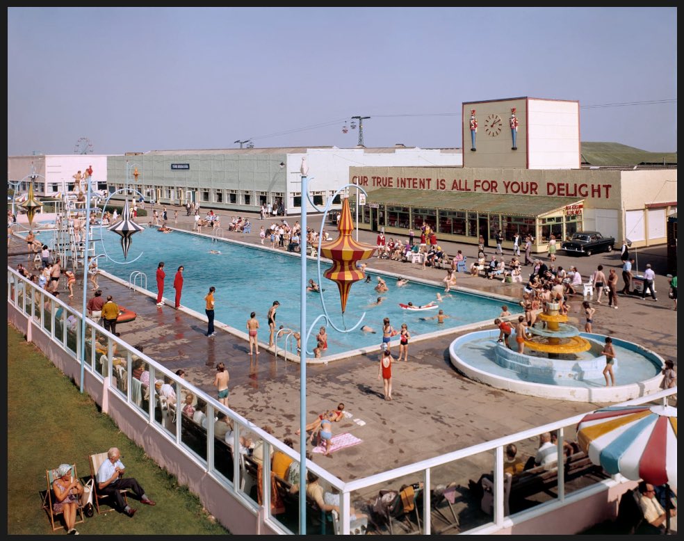 future_lidos's tweet image. “Our true intent is all for your delight”
Happy holidays!
@JohnHindeImages @johnhindeprints @TPGallery 
#johnhinde #lidos #lido #butlins #futurelidos 
…tsales.thephotographersgallery.org.uk/artists/48-joh…