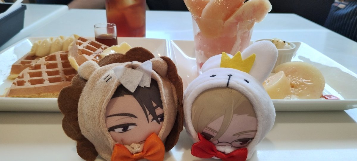ryu_ya_2's tweet photo. みりさんと桃食べた✌️ https://t.co/2OjIgytoHQ