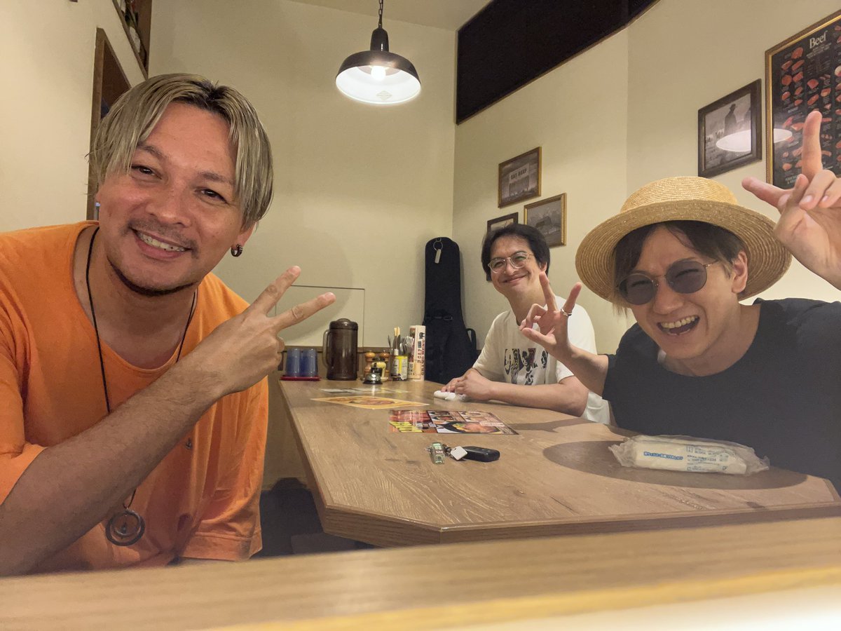 SAIGOH_FUNKIST's tweet photo. みんな待っててくれてありがとう。
また新しい旅が始まるよ。
まずは長いリハビリ生活を送ってきた兄弟にありったけの「おかえり」を送ってやってください。

#おかえりヨシロウ https://t.co/IOEGrpEiJE