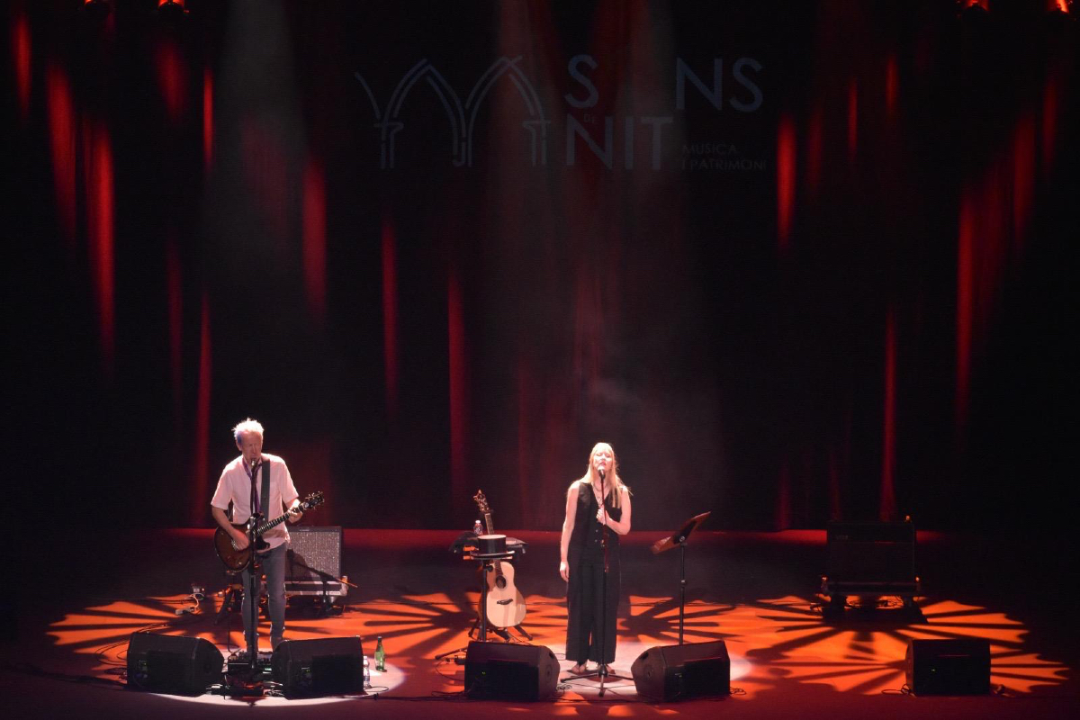 incaciutat's tweet photo. Gràcies, Suzanne Vega @suzyv, per participar al #SonsDeNit i fer que anit Inca visqués una vetllada inoblidable al @teatreinca! 🎶 https://t.co/cn9l5cijyp