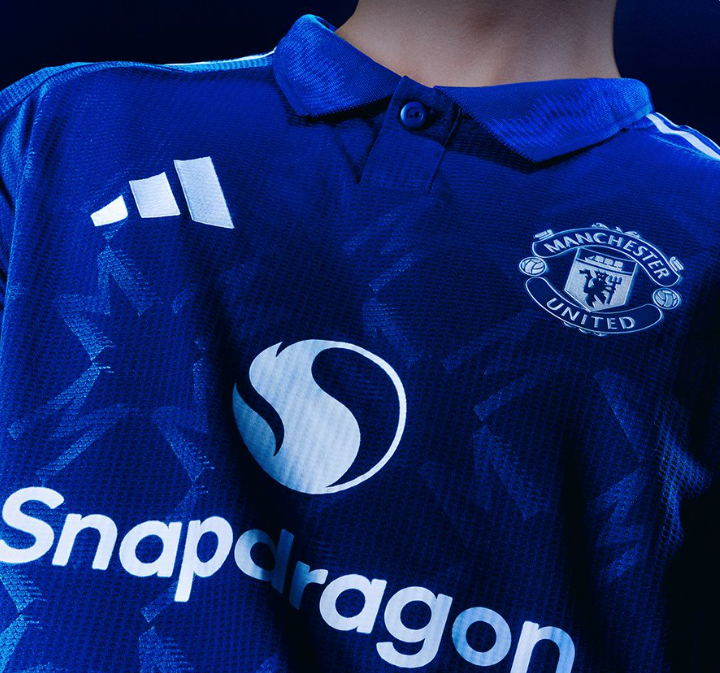 StretfordPaddck's tweet photo. 🥶 What do you think of the new away kit?

#MUFC https://t.co/yriLkMr62d