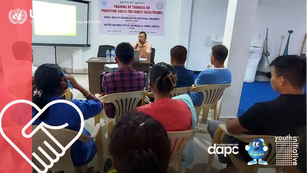 UNODC_PTRS's tweet photo. Rural Health Organisation🇮🇳 #DAPC Grantee, sought to empower families in 💊use prevention through targeted Parenting Skills Trainings🌱
12 sessions📚were covered: stress mgmt, peer pressure, confidence, decision making, early intervention, etc. 
They strengthened 150+ families💪 https://t.co/OgC1MiyRtQ