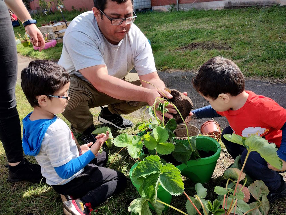 Greater Manchester Environment Fund (@gmenvfund) on Twitter photo DON'T FORGET 💭 The fifth round of the Green Spaces Fund is closing at midday tomorrow! Don't forget to submit your application if you have a project idea to help us create a greener Greater Manchester 🐝🌿💚
gmenvfund.org/green-spaces-f…
#GreenSpacesFund <a href="/GMGreenCity/">GM Green City</a> @GroundworkGM DON'T FORGET 💭 The fifth round of the Green Spaces Fund is closing at midday tomorrow! Don't forget to submit your application if you have a project idea to help us create a greener Greater Manchester 🐝🌿💚
gmenvfund.org/green-spaces-f…
#GreenSpacesFund <a href="/GMGreenCity/">GM Green City</a> @GroundworkGM