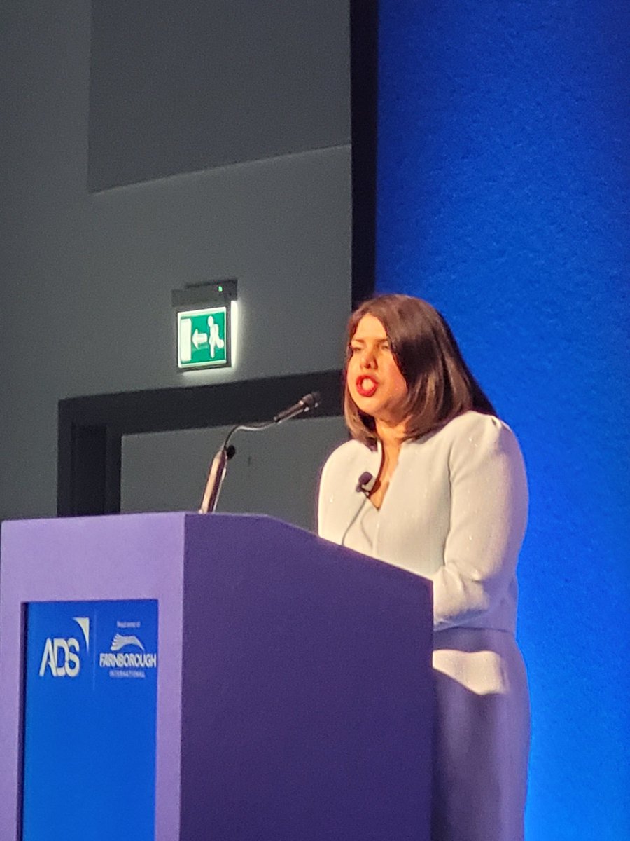 Immediate RAeS Past-President <a href="/kerissa_k/">Kerissa Khan</a> introduces first panel a <a href="/GUAASFboro/">Global Urban & Advanced Air Summit</a> with a reference to recent @aerosociety paper on Shaping the Future of AAM Safety. Download it here. #Avgeek #FIA2024 #GUAAS aerosociety.com/media/23584/sh…