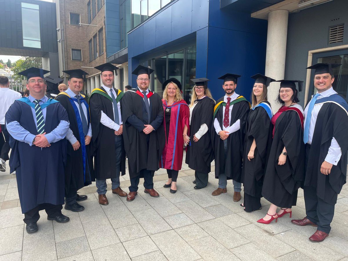 Yesterday our first @BNUParamedic students graduated from our course! I’ve been teaching them essentially from the beginning of their course and I am so proud of them all and cannot wait for them to start their careers! 😁 🚑