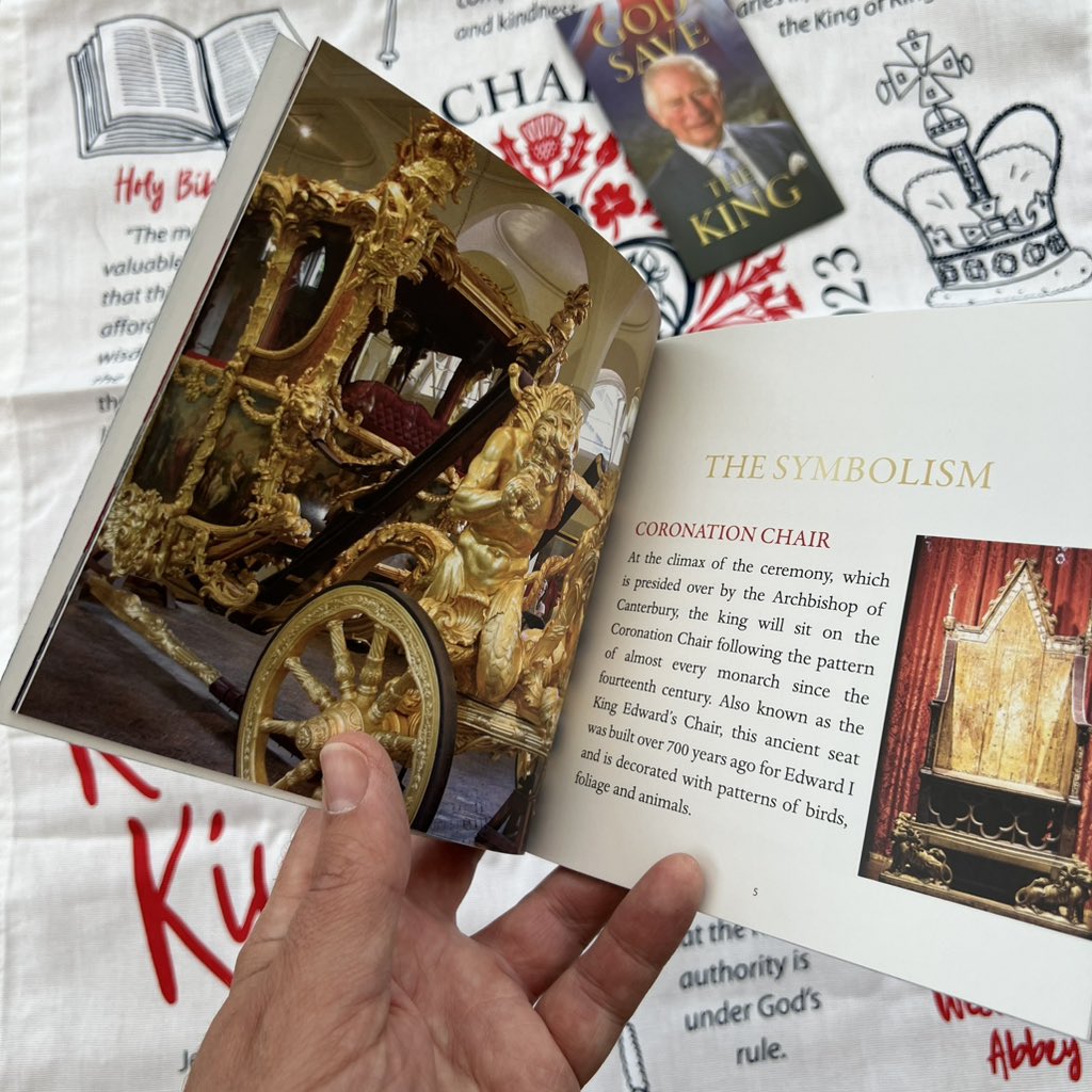 createHoot's tweet image. 🇬🇧Long live the King! 👑 This was a pleasure to design - little book, tract and T-towel - as part of the Coronation celebrations back in 2023 - it was fun spotting people with the book! 
#design  #AlwaysJudgeABookByItsCover #CreativeHoot10years