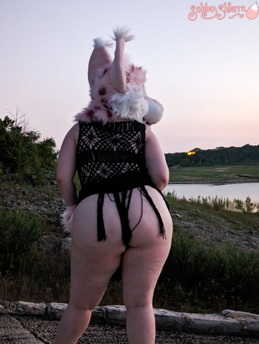 Have a booty-full day! 🍑💓 https://t.co/idW1S3TBI0