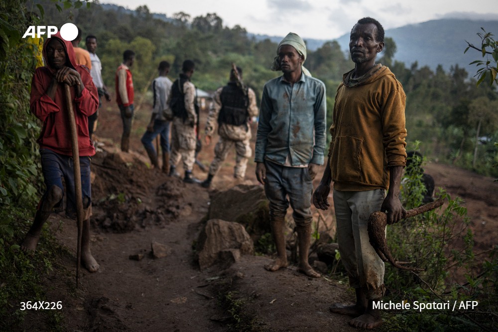 afpfr's tweet photo. 🇪🇹 Le bilan du glissement de terrain survenu lundi dans une zone vallonnée et difficile d'accès du sud de l'Ethiopie est désormais de 257 morts et pourrait atteindre les 500 tués, rapporte l'Ocha, l'agence humanitaire de l'ONU dans un rapport de situation #AFP https://t.co/LX2EloPVYD