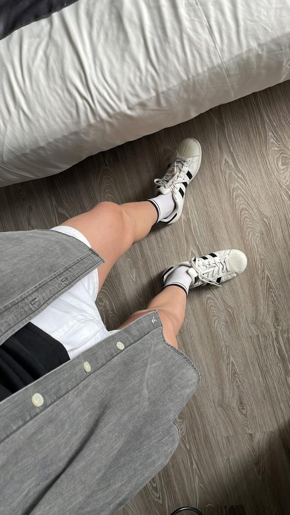 ShannyMurry's tweet photo. I spend my money buying expensive clothes but I never realise that the best moments of my life are enjoyed without clothes 🦭 https://t.co/eRlhqU1adF