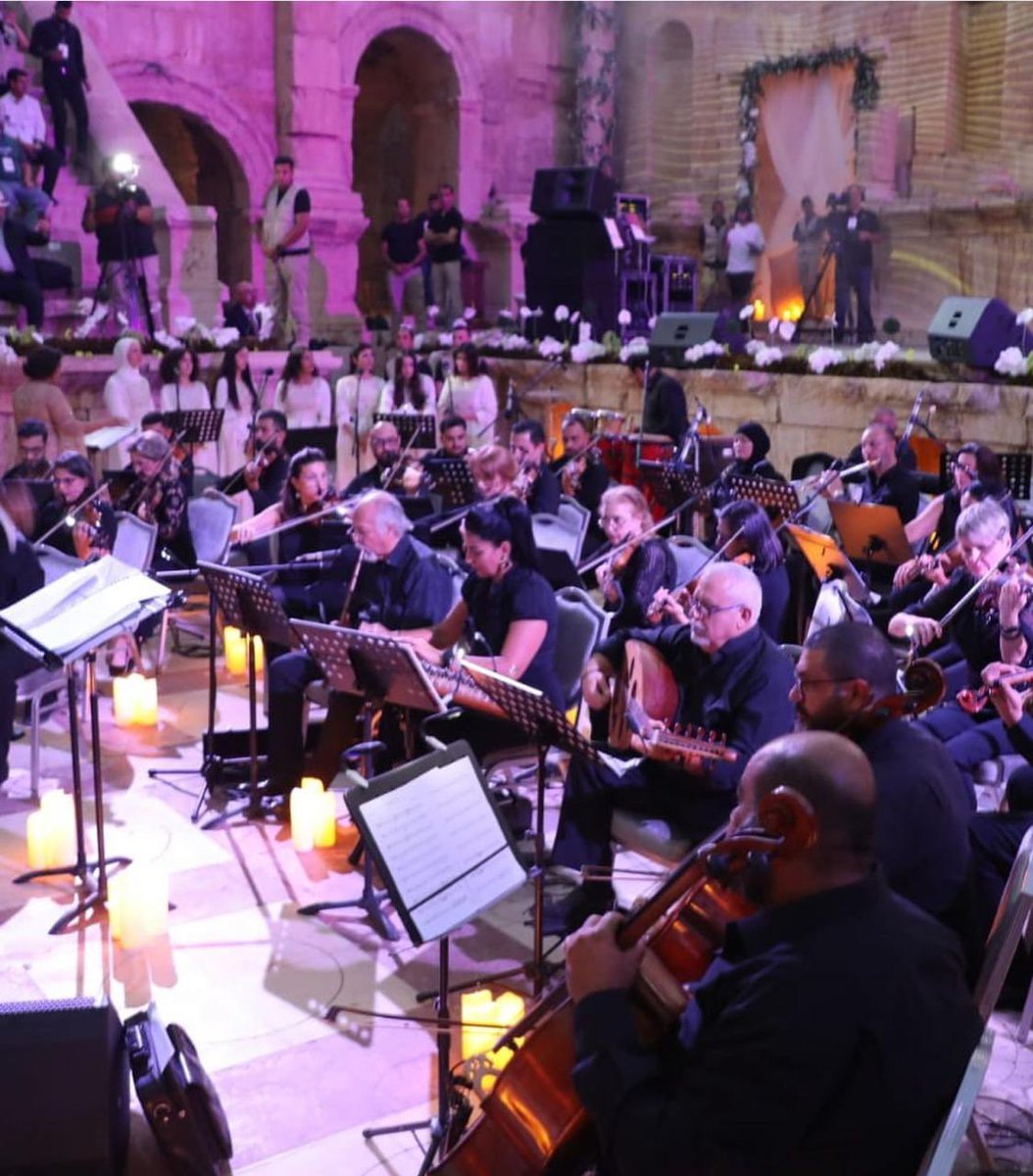 السكرتير أول بالسفارة سالم بن سليمان الوهيبي والسكرتير أول فتحي بن أحمد المعمري يشاركان في حفل إفتتاح الدورة الثامنة والثلاثين لمهرجان جرش الثقافي.