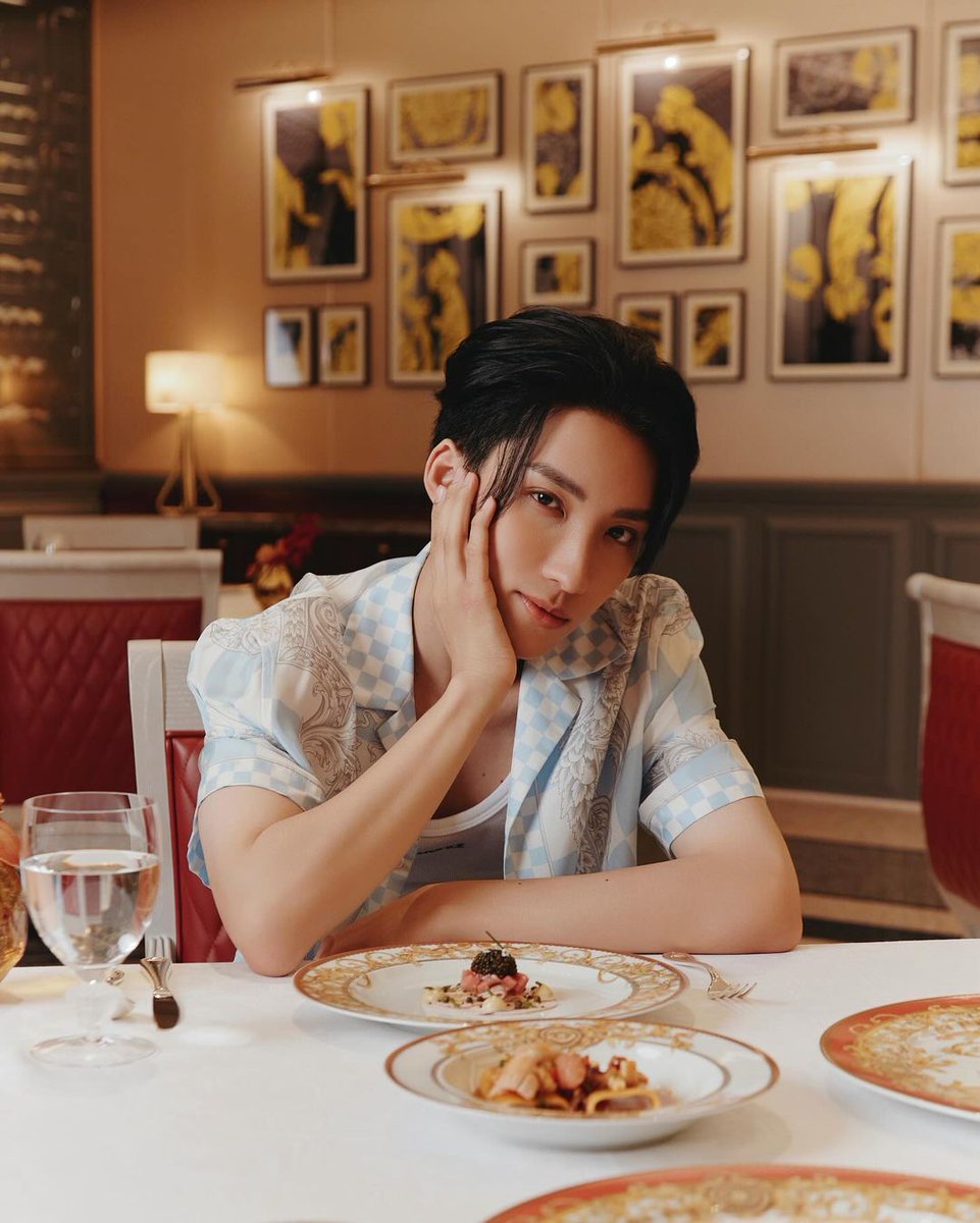 BossNoeulRussia's tweet photo. 25.07.2024
IG update by noeullee_
Timeless elegance, impeccable craftsmanship.
#PalazzoVersaceMacau #VersaceMoment #LivingPalazzoVersace
#PVMParty #BoNoh #MagentaBoy #Noeulnuttarat #Horizone https://t.co/so7PwybbaZ