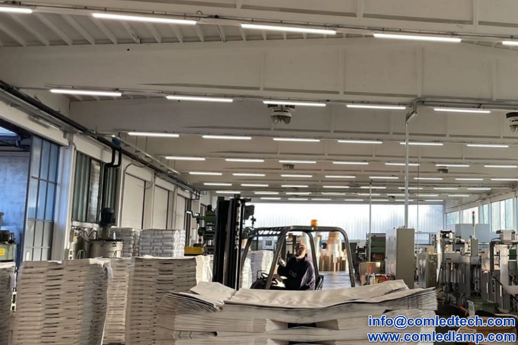 Comled_Felix's tweet photo. Fluorescent lamp is a common type of gas discharge lamp that produces ultraviolet light by electrically exciting mercury vapor. This process in turn, excites phosphors to emit light.Content from:https://t.co/t78L3FZgbt
#comled
#ledtubefixture
#ledtubelight
#ledlight
#ledfixture https://t.co/oVO6ds1Dys