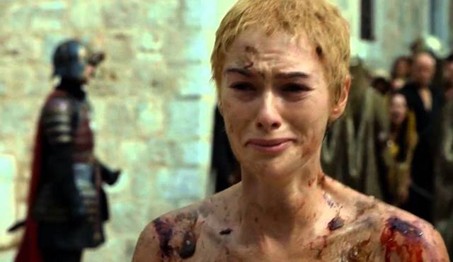 Bu sıcakta işten çıkıp eve doğru yürürken kendimi  kızıl kaleye yürüyen Cercei Lannister gibi hissediyorum. Çaresiz, gözler varış noktasında, acı içinde ama biliyor ki biraz daha yürüyünce varacak. Cercei ile tek farkımız o bir kere bedel ödedi ben her gün ödüyorum 🥲