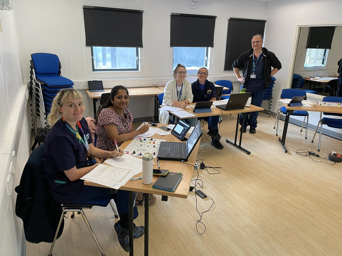 Innovative use of simulation to explore and improve system safety in critical care areas <a href="/OUHospitals/">OUH</a> <a href="/OxSTaRCentre/">OxSTaR Centre</a> @OUH_CritCare using table top sim to support our nurses  making vital decisions in complex adaptive environments