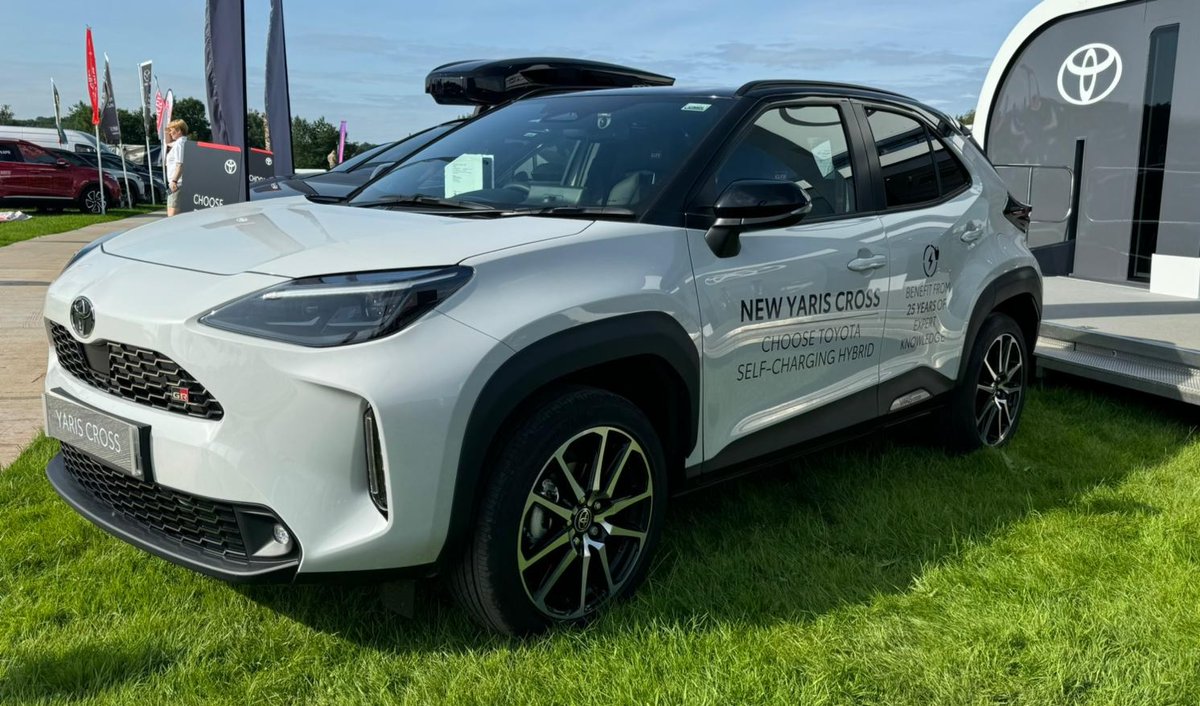 VantageMotorGrp's tweet image. 🌟 This time last week, we were setting up for the Royal Lancashire Show! 🌟 We had an amazing time meeting everyone and showcasing our fantastic range. Thank you to everyone who stopped by and made it a wonderful event⚡✨ #RoyalLancashireShow #GreatTimes #Toyota