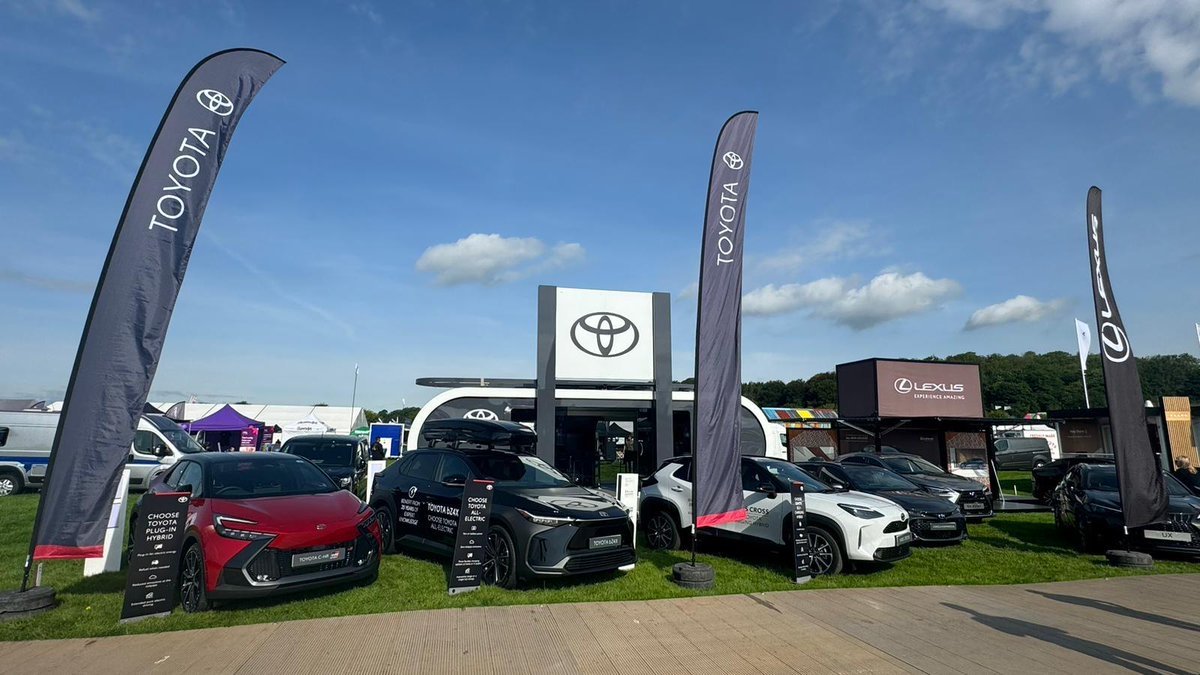 VantageMotorGrp's tweet image. 🌟 This time last week, we were setting up for the Royal Lancashire Show! 🌟 We had an amazing time meeting everyone and showcasing our fantastic range. Thank you to everyone who stopped by and made it a wonderful event⚡✨ #RoyalLancashireShow #GreatTimes #Toyota