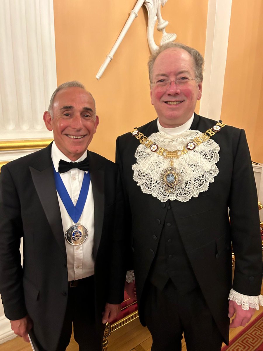 Since our very beginnings, it’s been customary for the outgoing Master to present a gift to the Company at the end of their year.

Read more about our most recent "treasure" gifted by IPM Michael Shapiro on our website: world-traders.org/2024/07/25/the…