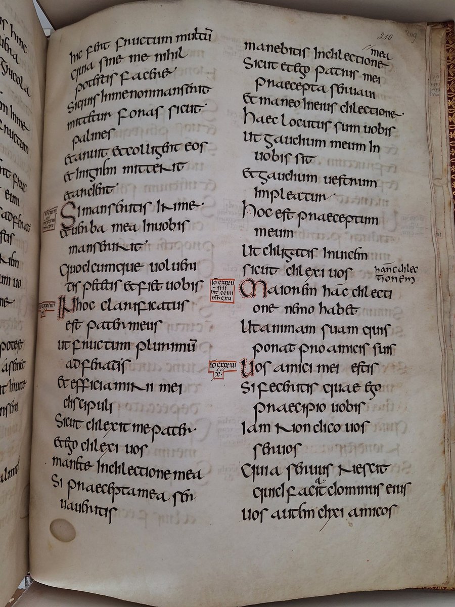 Retour de restauration des extraordinaires Evangiles d'Echternach <a href="/laBnF/">La Bibliothèque nationale de France</a>. Chef-d'œuvre de l'enluminure irlandaise de la fin du 7e siecle