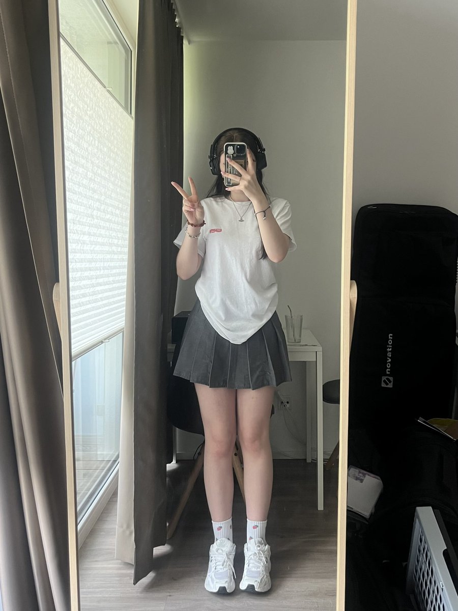 valerie 🪷 tweet media