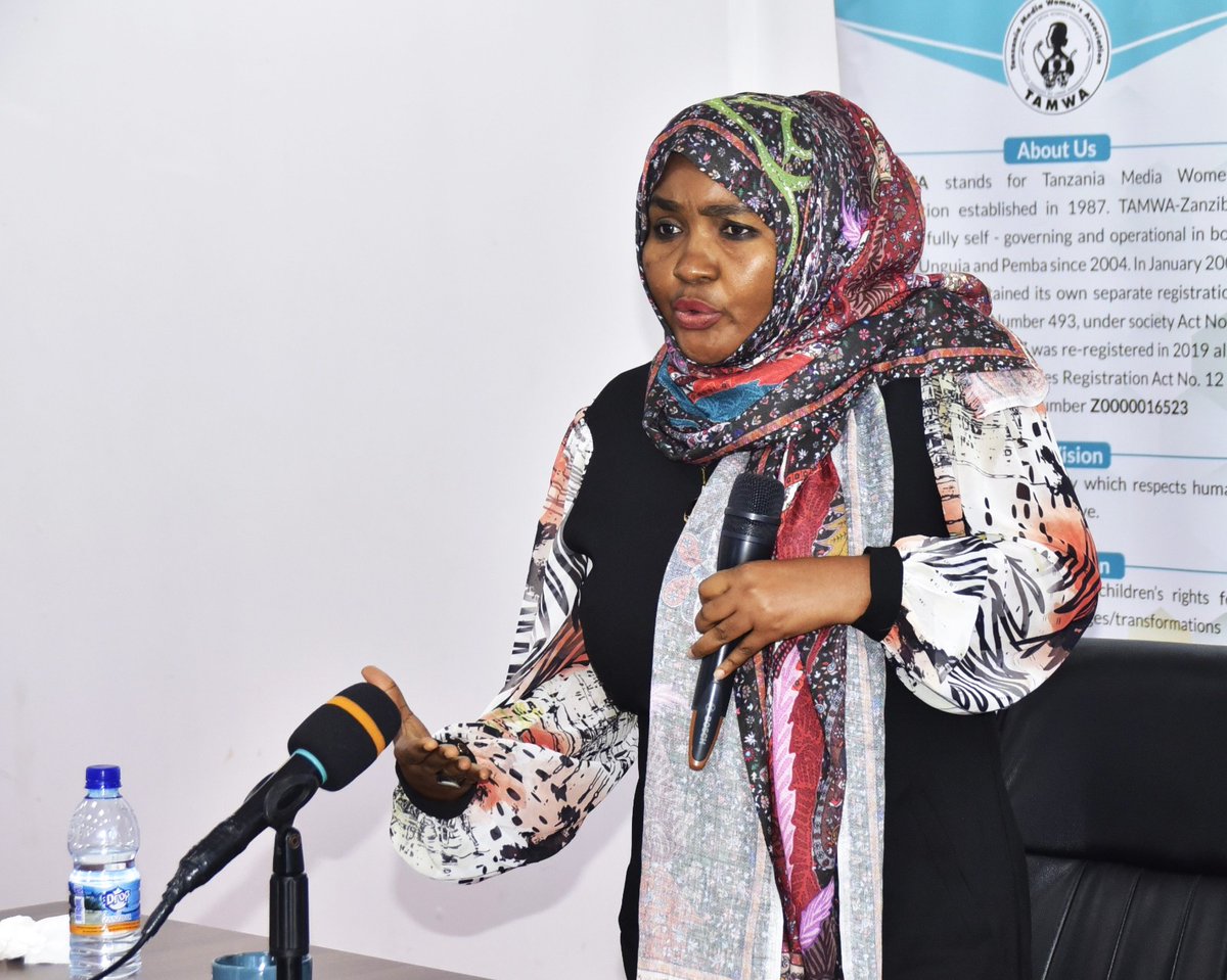 TAMWA Zanzibar (@tamwa_zanzibar) on Twitter photo "Tunaiomba ofisi ya mrajisi wa vyama vya siasa kuandaa ripoti maalumu inayoonesha takwimu sahihi za wagombea wanawake kwenye nafasi za uongozi," Dkt. <a href="/mzuri_issa/">Mzuri Issa</a>, Mkurugenzi TAMWA ZNZ.
#MwanamkeNiKiongozi <a href="/NDI/">National Democratic Institute</a> <a href="/NorAmbTZ/">Ambassador Tone Tinnes</a> "Tunaiomba ofisi ya mrajisi wa vyama vya siasa kuandaa ripoti maalumu inayoonesha takwimu sahihi za wagombea wanawake kwenye nafasi za uongozi," Dkt. <a href="/mzuri_issa/">Mzuri Issa</a>, Mkurugenzi TAMWA ZNZ.
#MwanamkeNiKiongozi <a href="/NDI/">National Democratic Institute</a> <a href="/NorAmbTZ/">Ambassador Tone Tinnes</a>