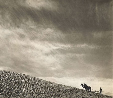 No día da Patria Galega.

('Iron Mountain', foto Margaret Bourte)