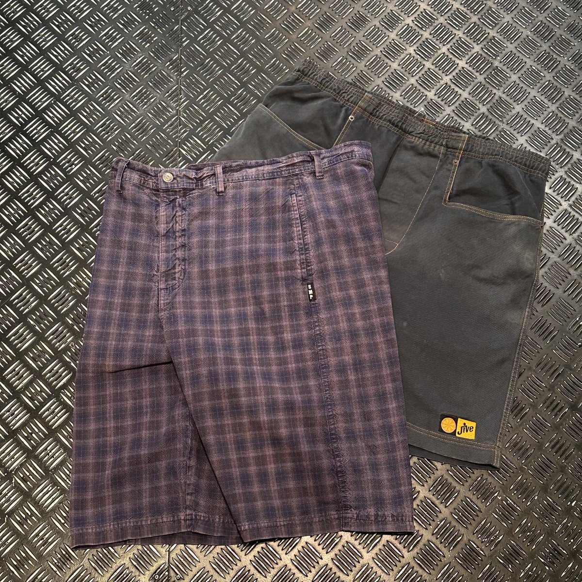bud_vintage_'s tweet photo. SMP & Fresh Jive
Available at our website
We Ship worldwide
#budvintageclothing #Vintage #80s #90s #00s #y2k #ๅค็ #ใดใฃใณใใผใธ #harajuku #outfit #used #ๅๅฎฟ #smp #freshjive #oldskate https://t.co/pYl4yh0vJy