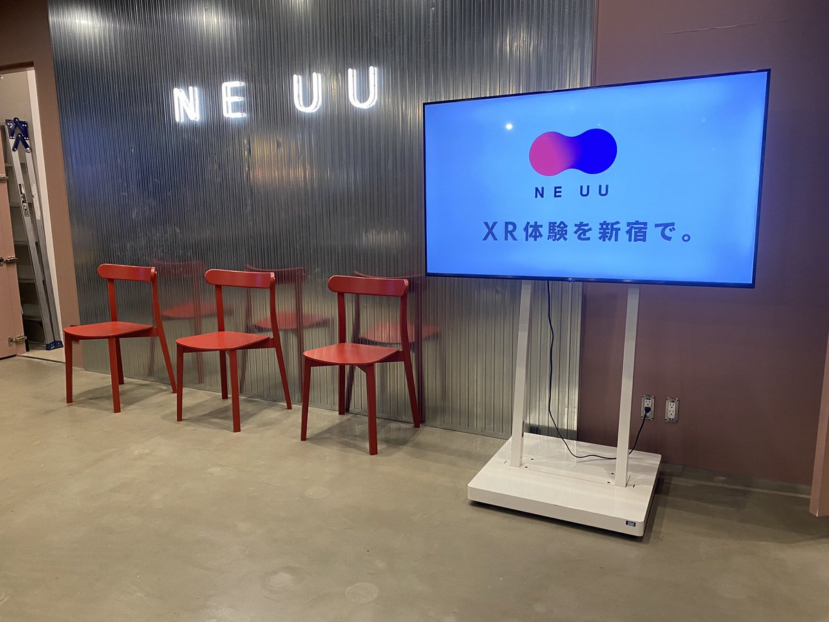 Four4_mm's tweet photo. NEUU来ました！ 
この後おはなしさせてもらいます〜。
#NEUU #XR https://t.co/VbtAp5mWwR