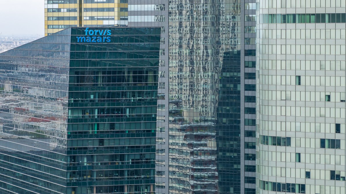 Lancement du Nouveau Réseau Mondial Forvis Mazars
Le 3 juin, Mazars et Forvis ont officiellement annoncé le lancement de leur nouveau réseau mondial : Forvis Mazars.
Installation des enseignes par Actif Signal  
#ForvisMazars #ActifSignal #Signalétique #Architecture #LaDéfense