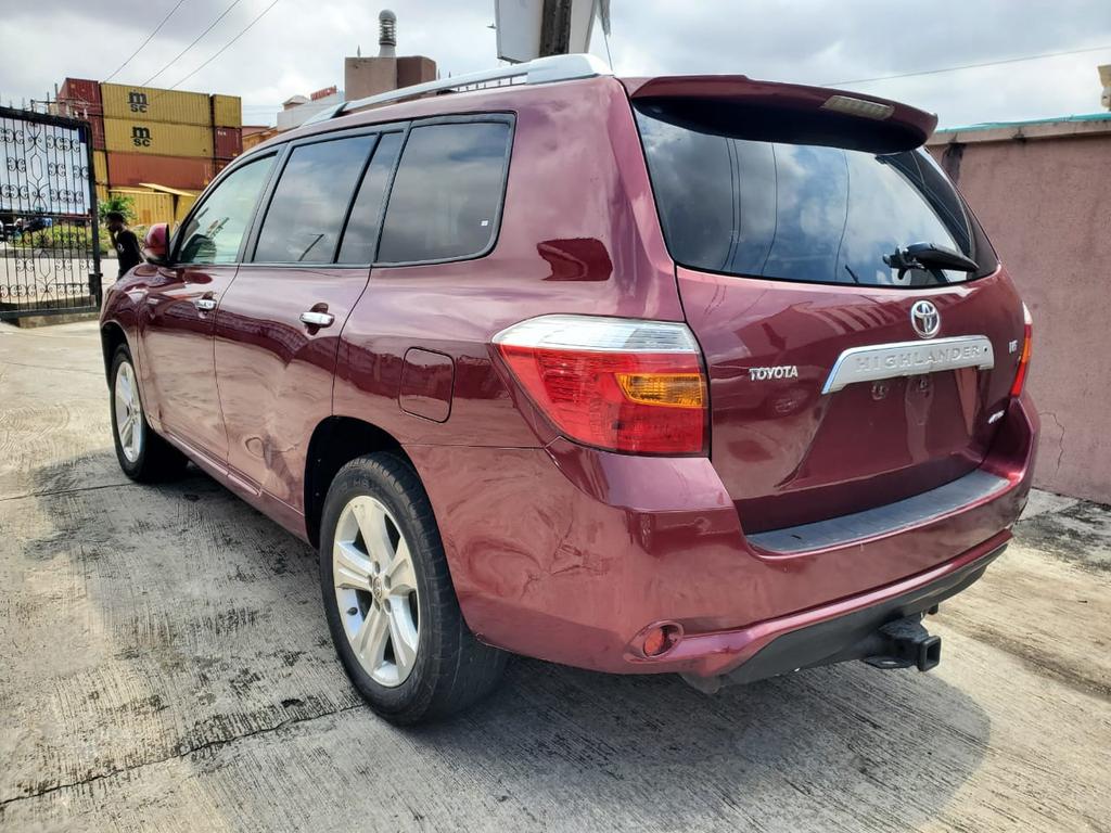 Emsotec_Autoz's tweet photo. Foreign used 2010 Highlander LIMITED, 2024 entry, accident free,keyless, power boot, sun roof, roof DVD, duty fully paid.

 Price: 13m 
 Lagos
📞 08063178870

#gwogwogwongwo #protest #DefendNigeria #BBNaija #RevolutionNow #EndBadGovernmentInNigeria Corpers 1st of August Peter Obi https://t.co/ltCrHotNYU