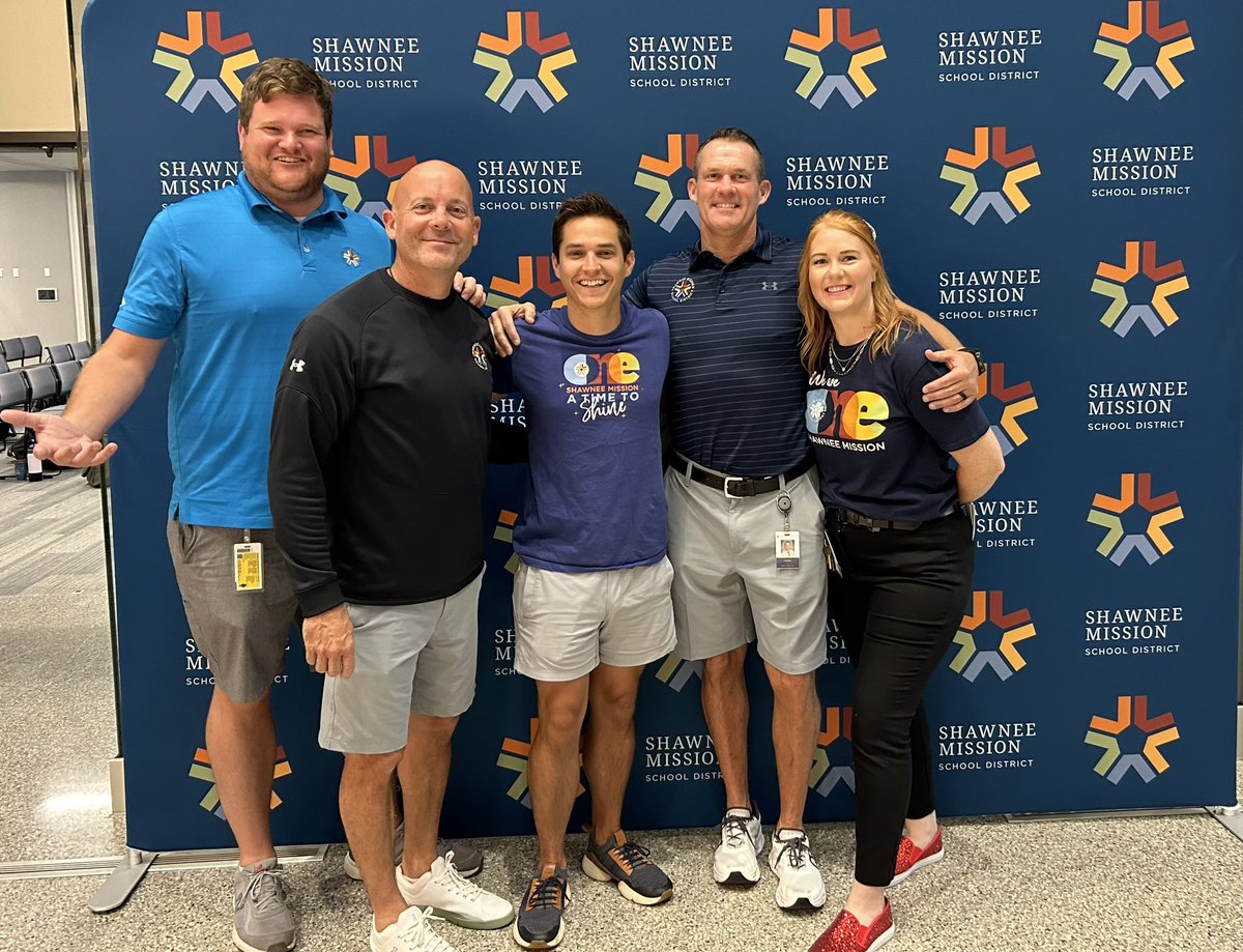 SMSouthTDain's tweet image. A-Team scavenger hunt this morning for @theSMSD Leadership Retreat! Including dramatic reading from @APJakeSMSD 👌🏻#Team512 #AllinSMSD @APThiessen @SMSRaidersAD @DrBenRich
#RaiderPride🔰#CultureWins