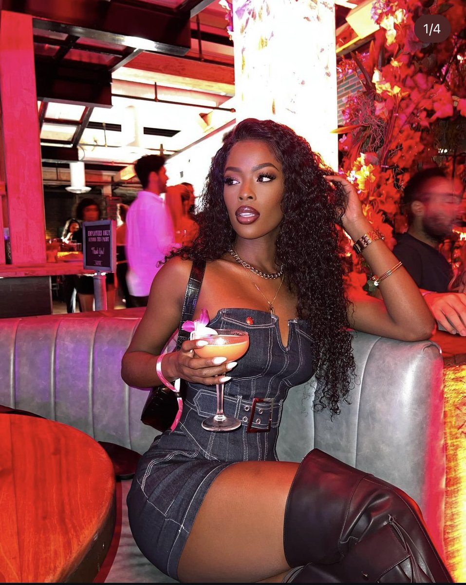 fireanddesiress's tweet image. I understand there’s a lot of new viewers but people not knowing who Justine is, is insane. The first and only two time love island winner and singlehandley put the show on the map. Respect the queen!