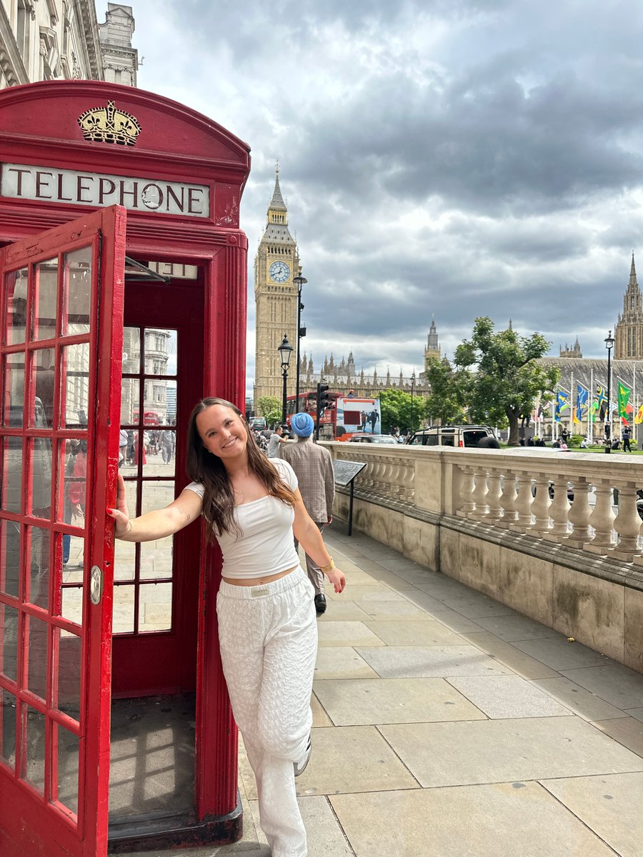 Emma Swartz from the Ryan College of Business had the incredible opportunity to travel to Dublin, Ireland, as part of our Faculty-Led International Study Abroad Internship program, guided by the esteemed Dr. Tracy Dietz, Ph D
Read the full article here: bit.ly/3Wg1x7n