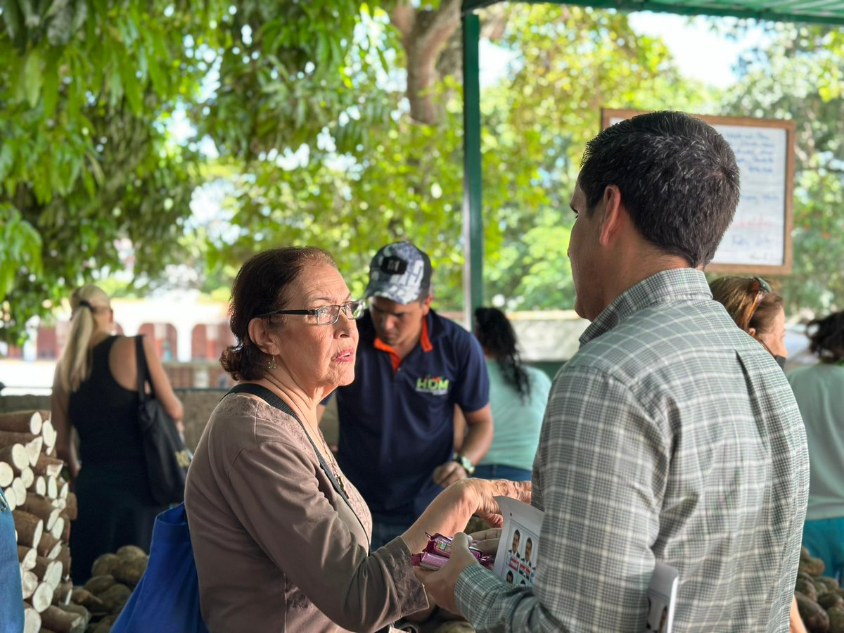 luisaguilarj's tweet photo. Hoy finaliza la campaña electoral, por lo que desde temprano estamos recorriendo las calles de nuestro municipio enseñándole a los baruteños los pasos a seguir para ejercer su derecho al voto este domingo #28Jul.🗳️🇻🇪 https://t.co/iho4haC0ki