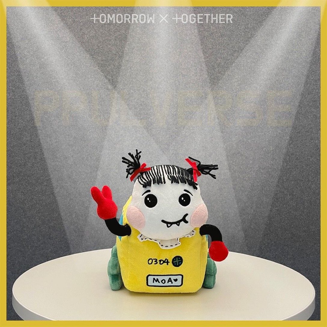 Bxmgui's tweet image. คนที่เข้าด้อมใหม่ ๆ จะงงไหมว่าชีเป็นใคร ทำไมไปไหนก็เจอ ชีชื่อ พุลเวิส เกิดมาจากพ่อทีเร้กทั้ง 5 ประวัติเคยอ่านละลืม 😅 แต่ตอนทีเร้กวาดไม่ได้คิดว่าชีจะออกมาเป็นตุ๊กตา แล้วก็มาทำกิจกรรมเป็นตัวแทนโมอาที่มีอภิสิทธิ์กว่าใครจนน่าหมั่นไส้ อัดเสียงได้ด้วย กดที่มือจะได้ยินเสียงบอม