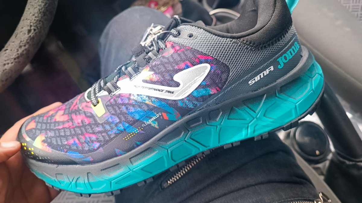 Nosoypelusa's tweet photo. Let's rock baby!!!
😎😎
Vamos a ver qué tan duro rayan las montañas 🗻⛰️🏔️🏃🏻🧗🏻
#PrefieroLaMontaña #TrailLover #UltraDeMente #UltraBeast #Ultra4eva https://t.co/hsn1tpvjls