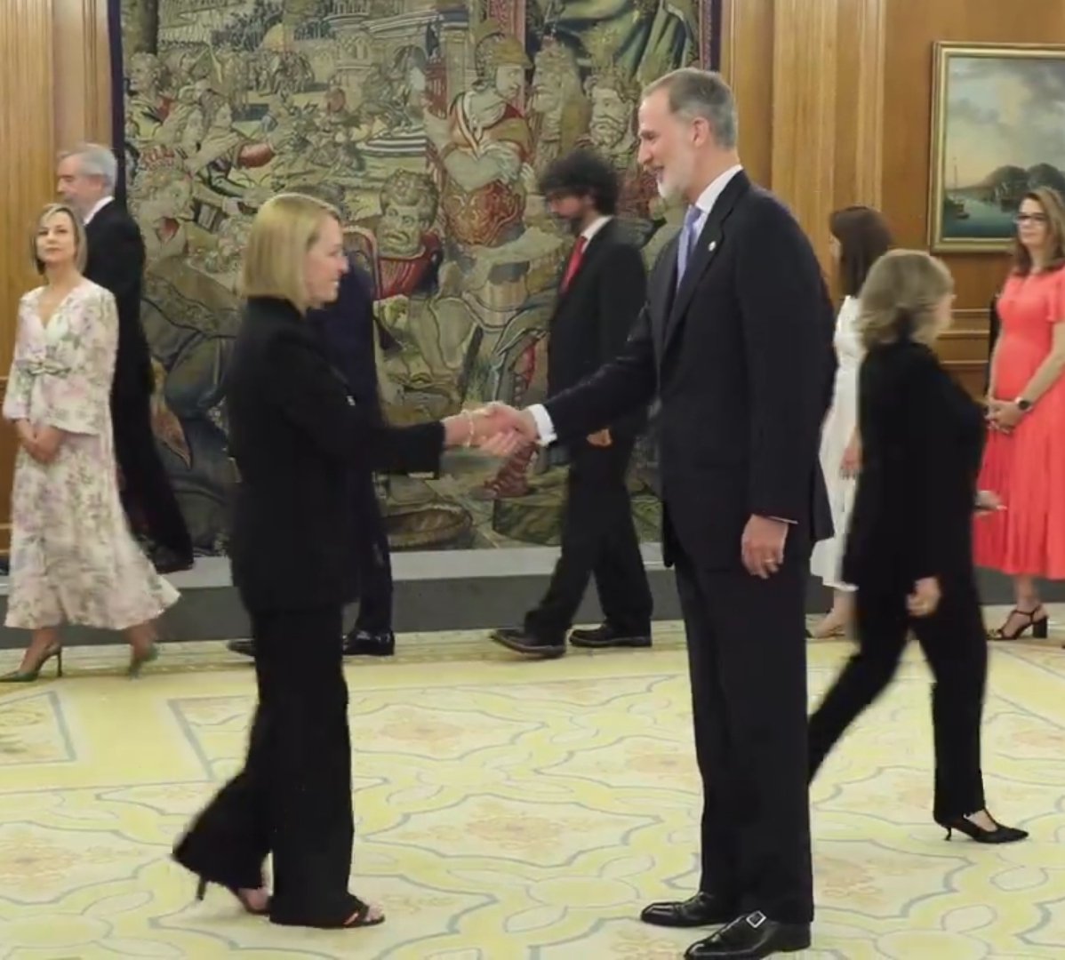 Nuestra enhorabuena a Pilar Jiménez Bados, hasta ahora Fiscal Superior de #Cantabria, que hoy ha tomado posesión como Vocal del <a href="/PoderJudicialEs/">Poder Judicial</a>.
Le deseamos los mayores éxitos.
<a href="/Abogacia_es/">Abogacía Española</a> <a href="/andresdediegom/">Andres Diego</a>