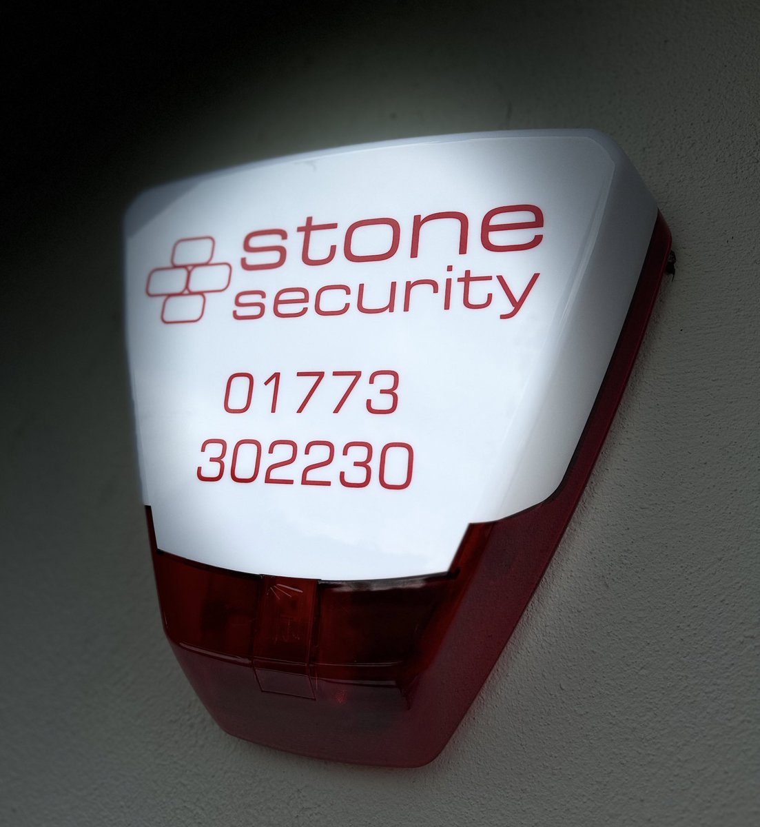 stone_security's tweet image. Show potential thieves that your property is protected 🙅🏻‍♂️

Updating your external siren is one of the best visual deterrents that money can buy 🙌🏼

Get in touch for a quote!