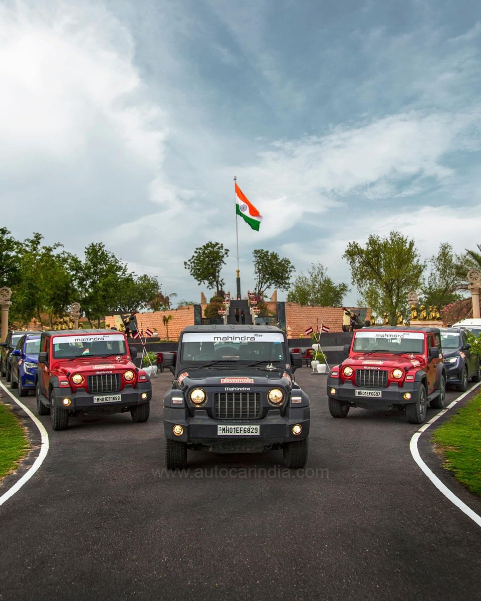 WhatCar? India (@whatcarindiamag) on Twitter photo बरसात हो, बर्फ हो या धूप, हमारी सेना कभी भी हमारी सीमाओं की रक्षा करने और हमारी सुरक्षा सुनिश्चित करने से पीछे नहीं हटती। और जो कम से कम हम कर सकते हैं, वह है आपके आभार पत्रों को किसी भी परिस्थिति में पहुँचाना। #HeartsToBravehearts
<a href="/Mahindra_Auto/">Mahindra Automotive</a> <a href="/faujiana_in/">Faujiana</a> <a href="/adgpi/">ADG PI - INDIAN ARMY</a> बरसात हो, बर्फ हो या धूप, हमारी सेना कभी भी हमारी सीमाओं की रक्षा करने और हमारी सुरक्षा सुनिश्चित करने से पीछे नहीं हटती। और जो कम से कम हम कर सकते हैं, वह है आपके आभार पत्रों को किसी भी परिस्थिति में पहुँचाना। #HeartsToBravehearts
<a href="/Mahindra_Auto/">Mahindra Automotive</a> <a href="/faujiana_in/">Faujiana</a> <a href="/adgpi/">ADG PI - INDIAN ARMY</a>