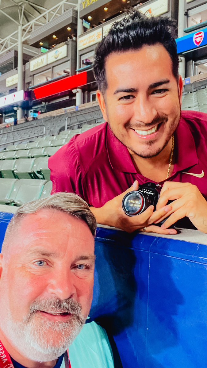 StiloAdam's tweet image. Such an honor to meet the legend @Stuart_PhotoAFC last night. 📸 The man living my dream. Was too nervous to beg for a job and/or an apprenticeship 😬