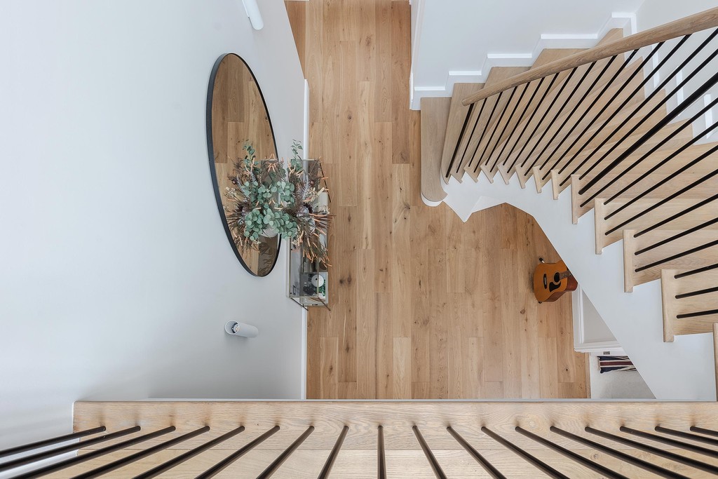Last year’s Cube Award Winner, Just a Little Build, turned a run-down bungalow into a two-storey family home, using our White Smoked Oak for a ‘traditional yet contemporary’ design.

Read the full design story here 👉 l8r.it/R00f

#InteriorDesign #CaseStudy