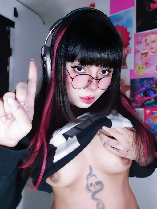 🤓🤓🤓🤓🤓🤓 https://t.co/ZyPpogVyiB<a href="/tag/cosplay"class="tags"><span>#cosplay</span></a><a href="/tag/southpark"class="tags"><span>#southpark</span></a>