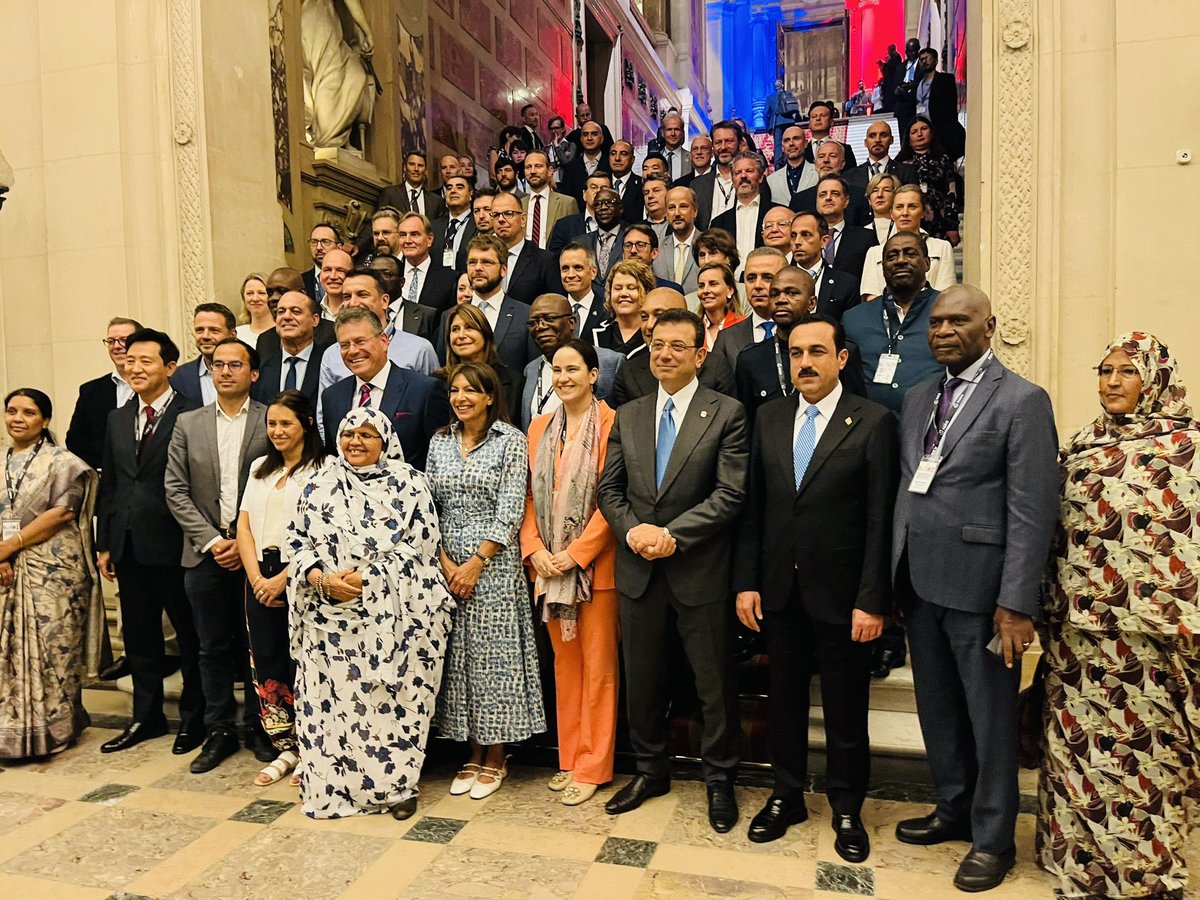 MarosSefcovic's tweet photo. Local leadership can shape our collective ambition.

@Paris has shown that it's possible to organise an event on the largest scale #Olympics with respect for our planet: making the most sustainable choices as renewables, zero-emission mobility, circular economy whenever possible. https://t.co/w5bITJSRYZ