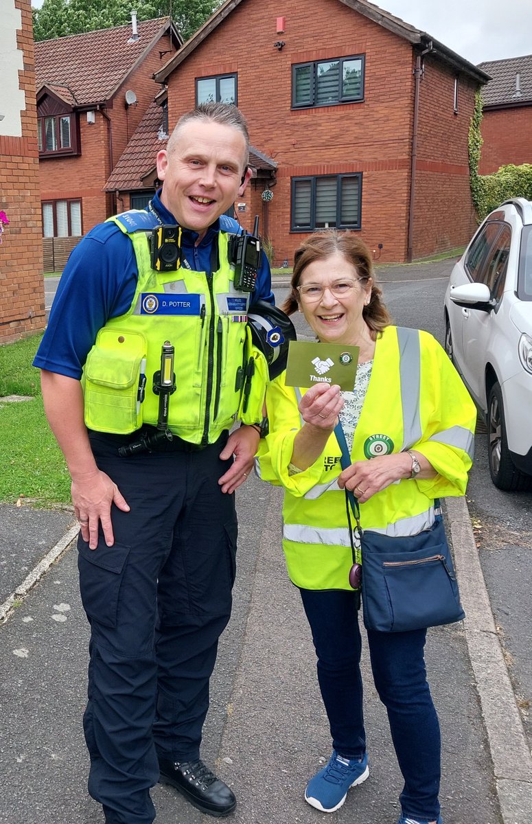 BartleyGreenWMP's tweet image. This morning PC Lloyd and PCSO Potter were joined by the esteemed members of Bartley Green StreetWatch. Making a difference where they live, for the community by the community.
