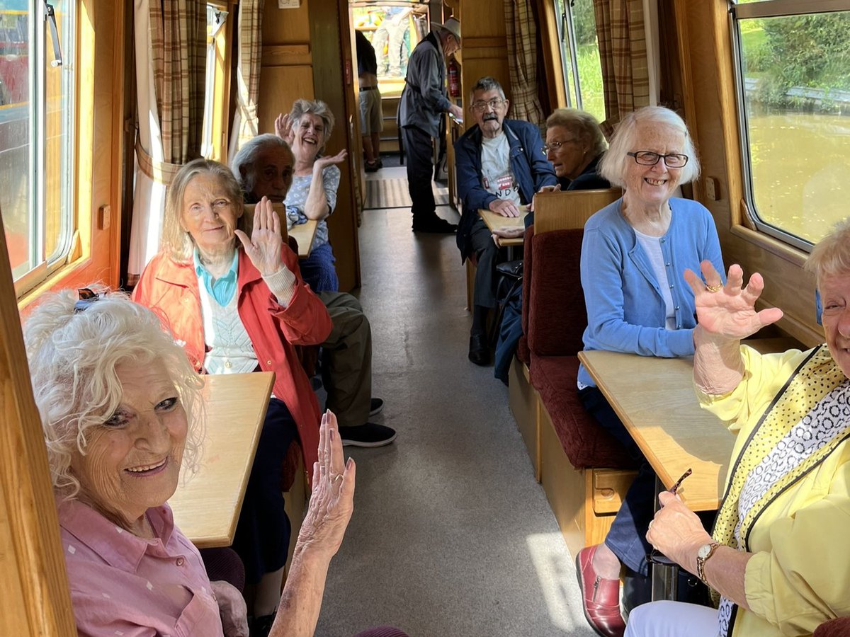 🤩#MuirLiving residents set sail on a nature-filled Cheshire canal tour as they explored some “wonderful” Wirral waterways with Wirral Community Narrowboat Trust 🦢🦆⛵️🌳🌻
muir.org.uk/our-latest-new…