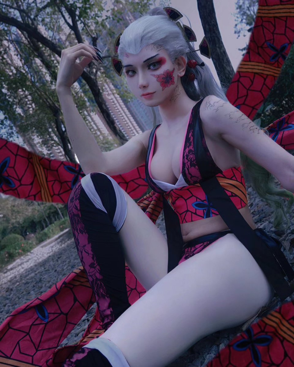 “歐尼醬😭😭～我已經努力了，我已經好努力了”
<a href="/YoshePlays/">Yoshe</a>

#cosplaygirl
#cosplays #cosplayhk #角色扮演 #cosplayer   
#cosplay
#cosplayers #写真 #cos 

#animewaifu #fyp #kawaii #kawaiicosplay 

#鬼滅の刃 #demonslayer
#鬼滅之刃 
#梅 #堕姫 #ume #daki #妓夫太郎
 #gyutaro 

#大冰丘丘