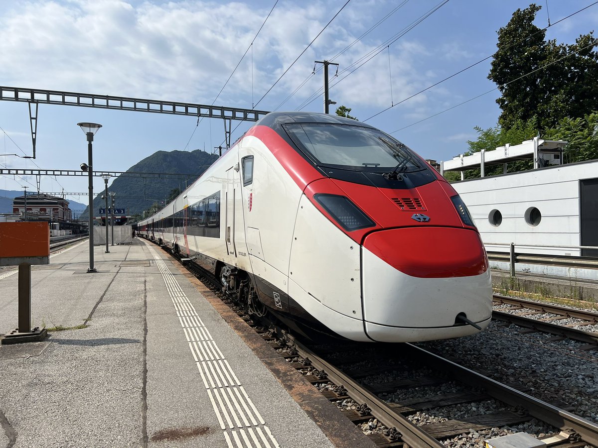 Another beautiful journey with <a href="/RailService/">RailService SBB CFF FFS</a> from Basel SBB down to Lugano on one of their Giruno sets, including breakfast in the restaurant car. What they say of Swiss railways is entirely true and I never stop falling in love with them!