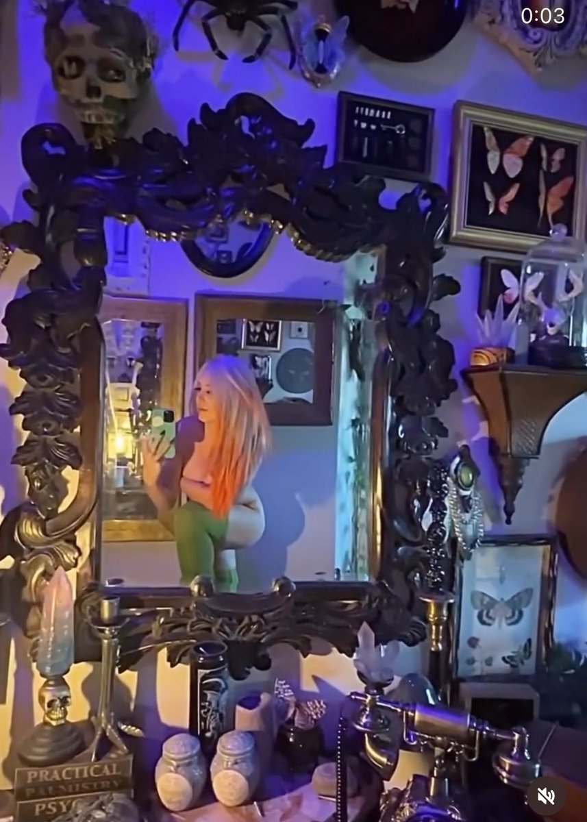 TasteForSecrets's tweet image. Time to get dressed! 🤭