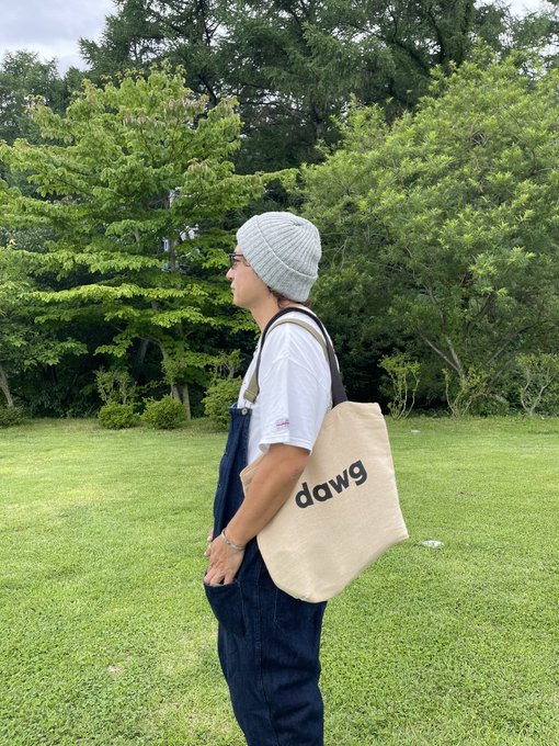 ジュートバッグ7月27日20時から再販決定しました❤️&zwj;🔥 夏にぴったりのアイテムだよ😎 最近毎日このバッグ使ってる😻 前回GET出来なかった方は是非この機械に🙆&zwj;♀️🩷 男性が持つとこんな感じ✨  @dawg__official<a class="tags" target="_blank" title="On Twitter" href="/?out=eyJ0eXAiOiJKV1QiLCJhbGciOiJIUzUxMiJ9.eyJpYXQiOjE3MjQ0MjA5MjgsImlzcyI6InR3cG9ybnN0YXJzLmNvbSIsIm5iZiI6MTcyNDQyMDkyOCwiZXhwIjoxNzU1OTU2OTI4LCJyZWRpcmVjdF91cmwiOiJodHRwczovL3R3aXR0ZXIuY29tL2Rhd2dfX29mZmljaWFsIn0.nBMpG4sUPZF_YMz7ok2kT8fSrwKbLPcMKkya6AO91fWYmq-X0kU_Y8zvKcZqqOBwcecMNZCXUG2eOE1fSK9kbQ">@dawg__official</a><a href="/tag/%E6%95%B0%E5%80%A4%E8%A6%8F%E5%88%B6"class="tags"><span>#数値規制</span></a>